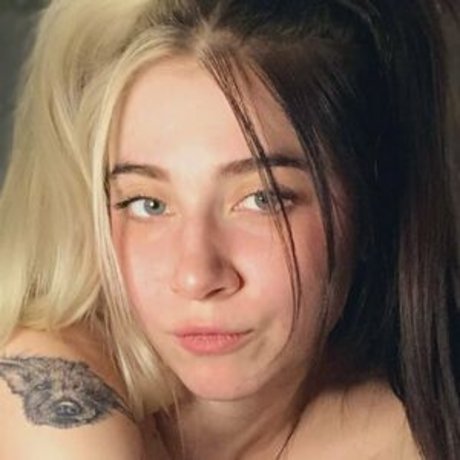 Foto di nudo di fuga di OnlyFans di Shaynaivxx