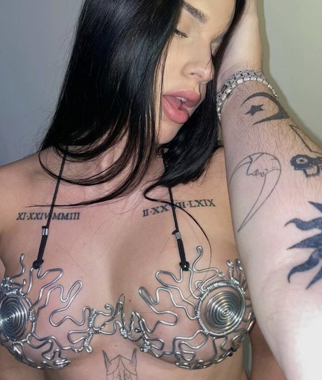 Foto di nudo di fuga di OnlyFans di Symone Ryley