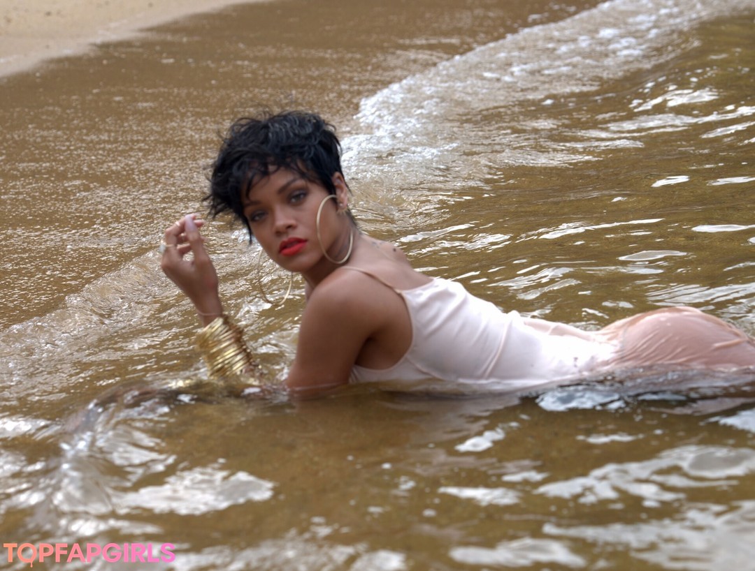 Foto di nudo di fuga di OnlyFans di Rihanna #1374