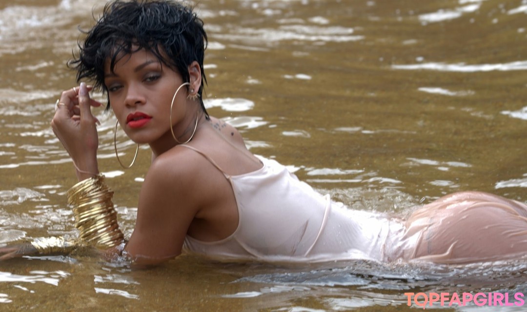 Foto di nudo di fuga di OnlyFans di Rihanna #1523