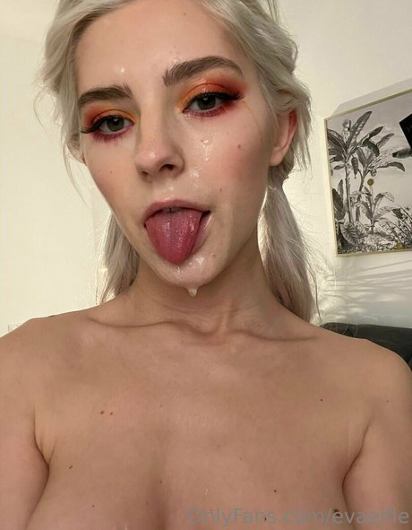 Eva Elfie