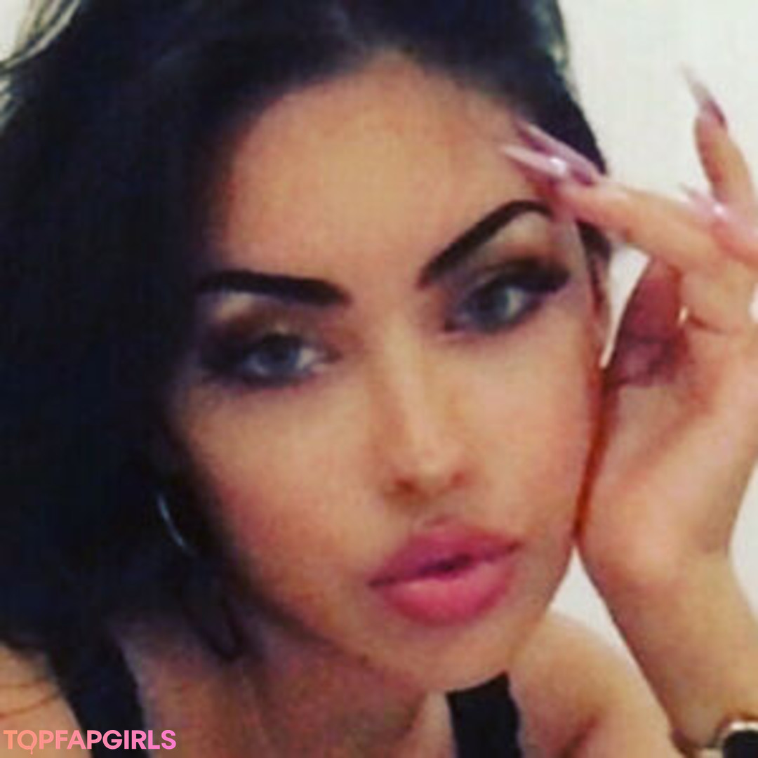 Foto di nudo di fuga di OnlyFans di Bratty Luna #23 Foto di nudo di fuga di OnlyFans di Bratty Luna #23