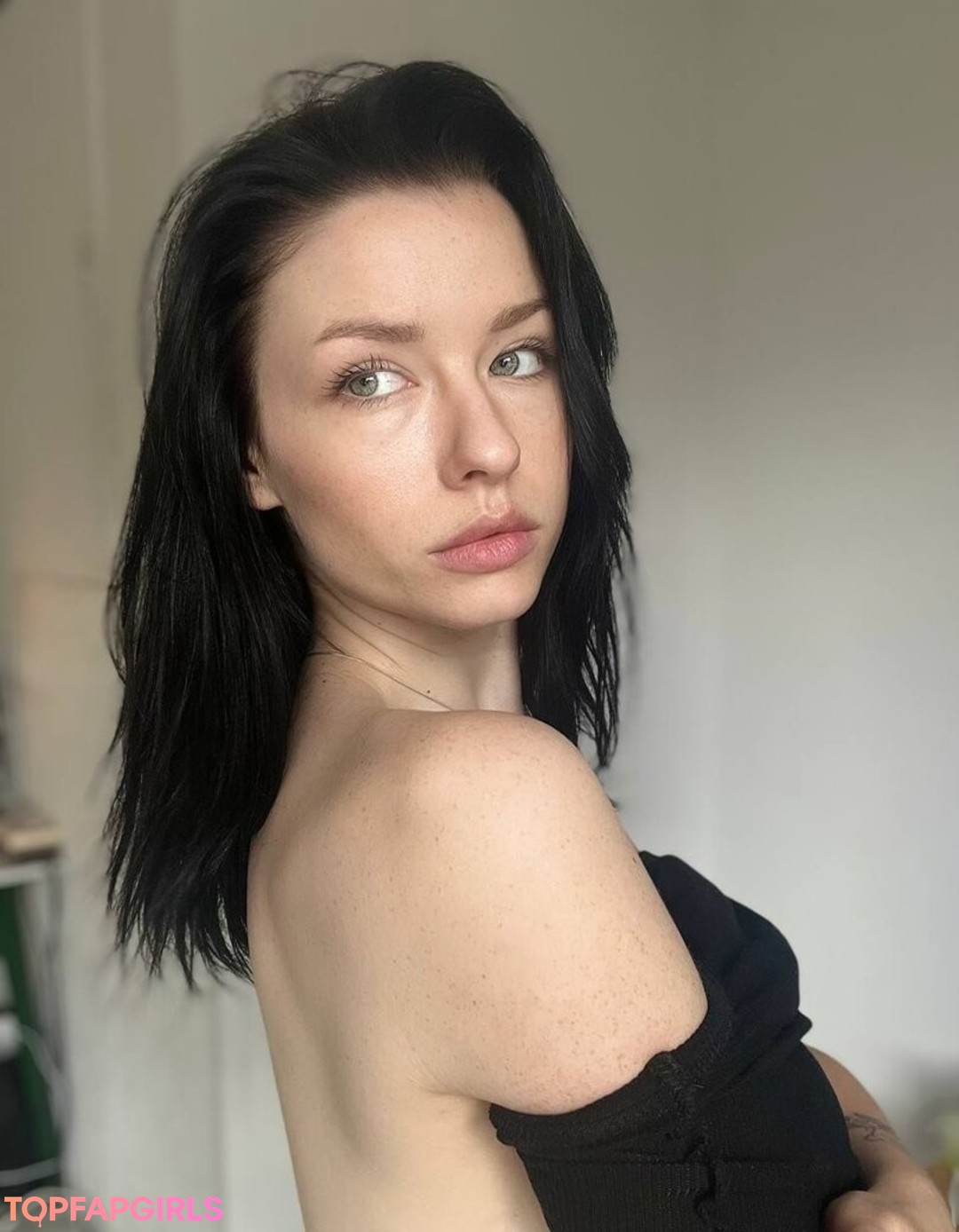 Foto di nudo di fuga di OnlyFans di Innervus #1167
