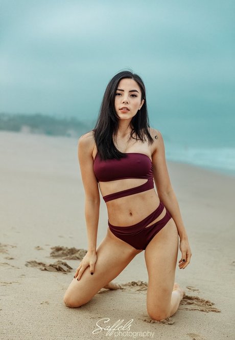 Foto di nudo di fuga di OnlyFans di Anna Akana