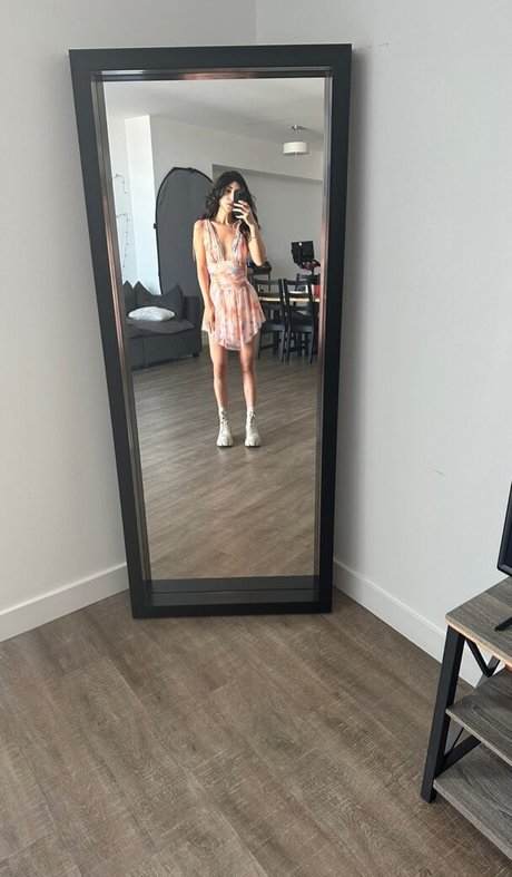 Alexa Mansour