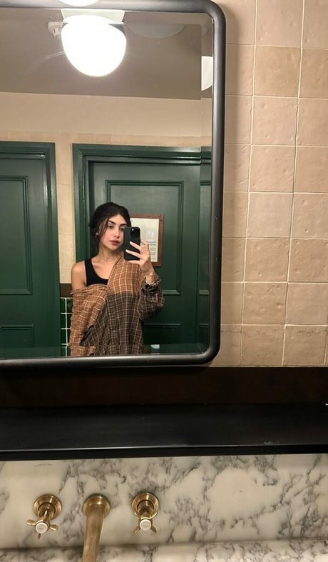 Foto di nudo di fuga di OnlyFans di Alexa Mansour