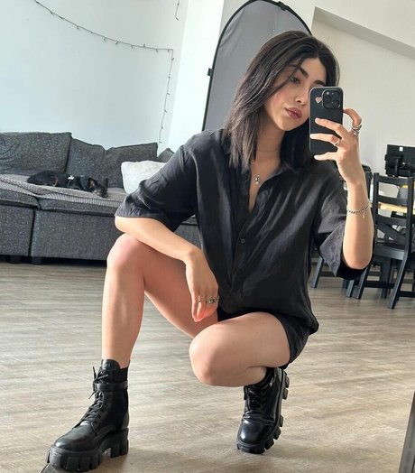 Alexa Mansour