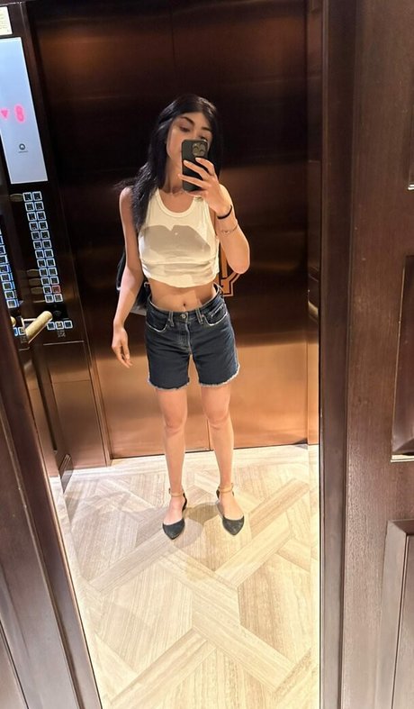 Alexa Mansour