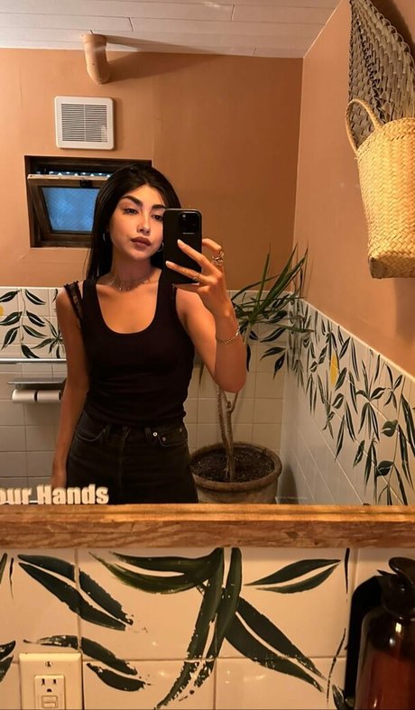 Alexa Mansour