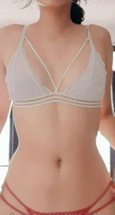 Foto di nudo di fuga di OnlyFans di Mialatinaa