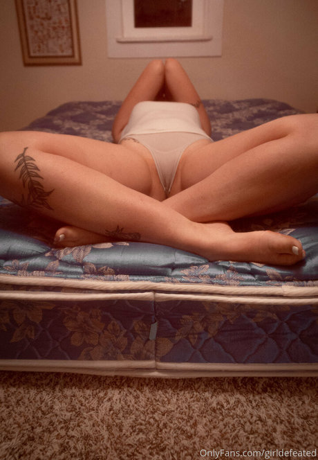 Foto di nudo di fuga di OnlyFans di Girldefeated