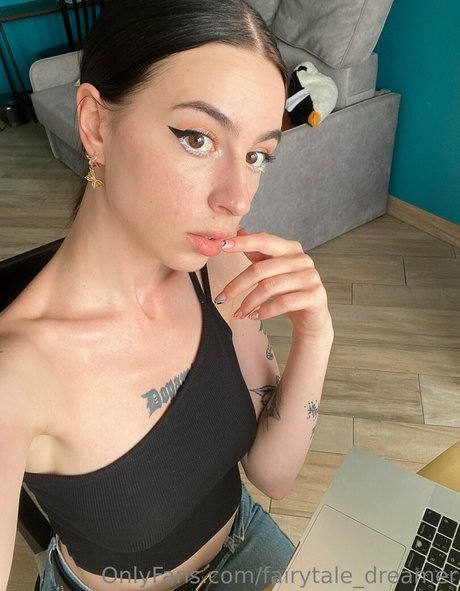 Foto di nudo di fuga di OnlyFans di Fairytaledreamer