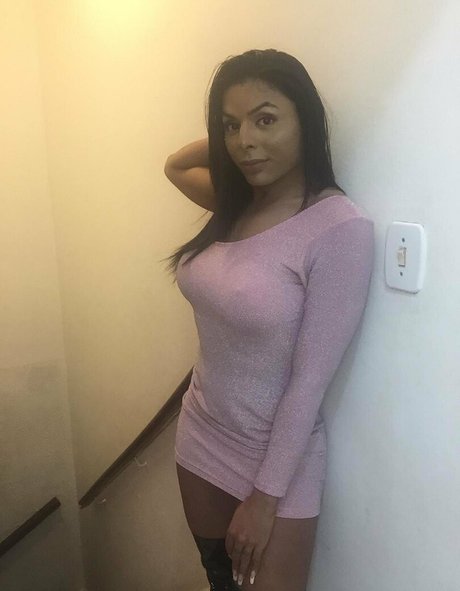 Foto di nudo di fuga di OnlyFans di Emilysales19
