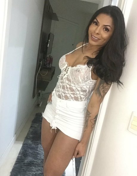 Foto di nudo di fuga di OnlyFans di Emilysales19