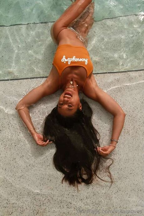 Foto di nudo di fuga di OnlyFans di Milamoves