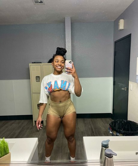Foto di nudo di fuga di OnlyFans di Aaaaayevuh