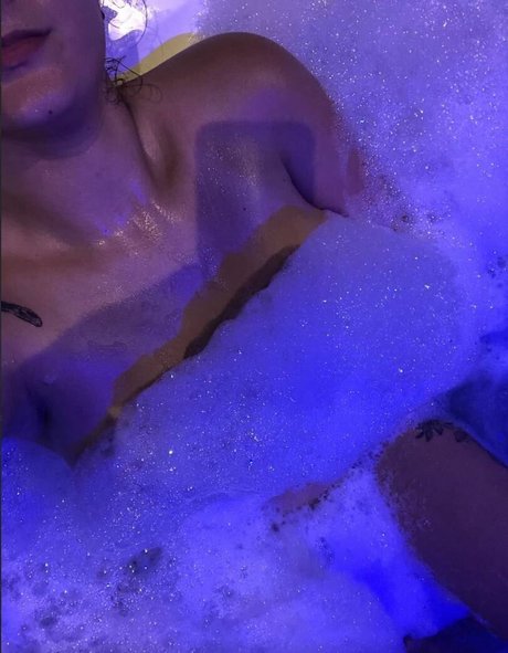 Foto di nudo di fuga di OnlyFans di Lary Nascimento
