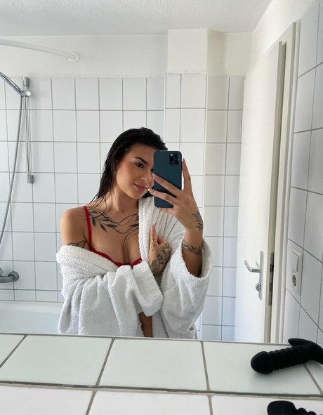 Foto di nudo di fuga di OnlyFans di Inkedaurelia