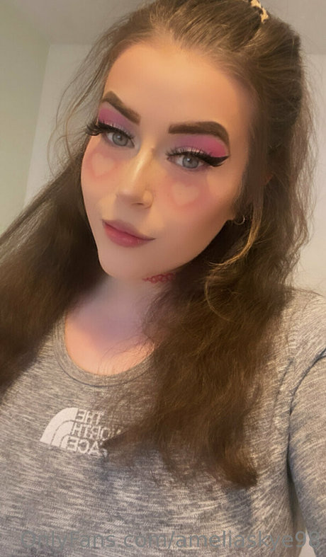 Foto di nudo di fuga di OnlyFans di Ameliaskye98