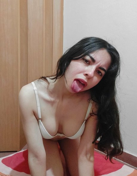 Foto di nudo di fuga di OnlyFans di Aramya