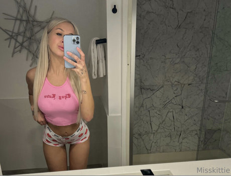 Foto di nudo di fuga di OnlyFans di Allieesaur