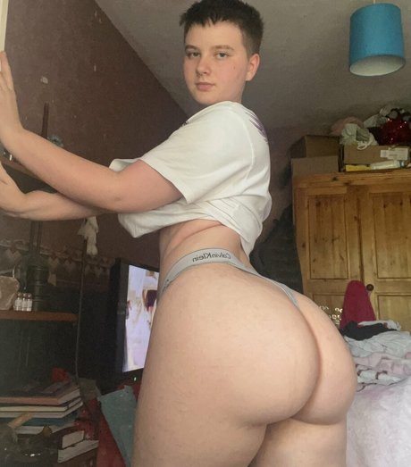 Foto di nudo di fuga di OnlyFans di Butterface