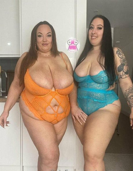 Foto di nudo di fuga di OnlyFans di Aprilfoxxxx