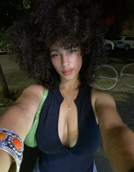 Foto di nudo di fuga di OnlyFans di Sarina