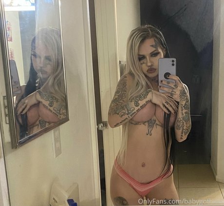 Foto di nudo di fuga di OnlyFans di Babygothxxx