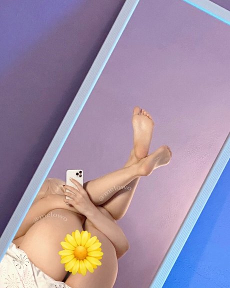 Foto di nudo di fuga di OnlyFans di Melowo