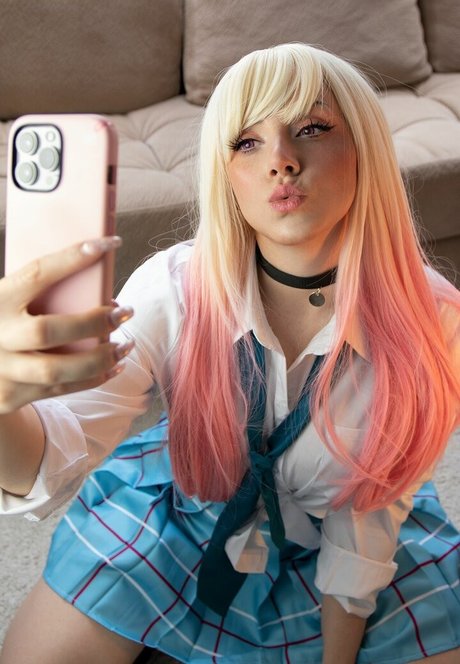 Ezy Summers Cosplay