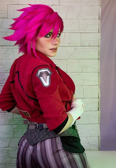 Ezy Summers Cosplay