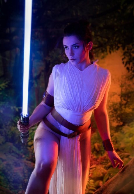 Ezy Summers Cosplay