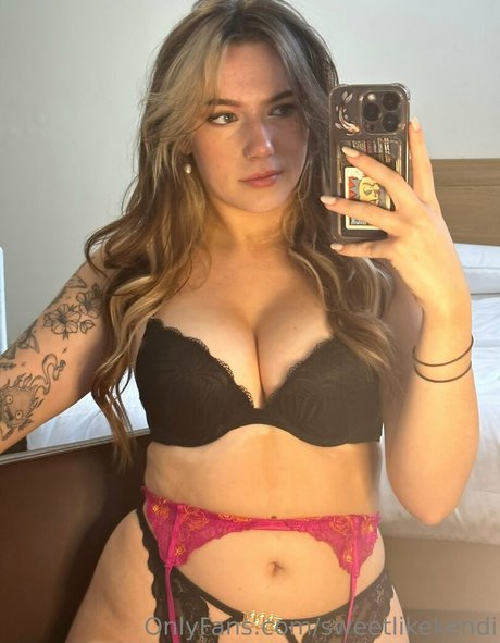 Foto di nudo di fuga di OnlyFans di Sweetlikekendi