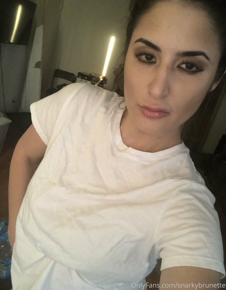 Foto di nudo di fuga di OnlyFans di Snarkybrunette