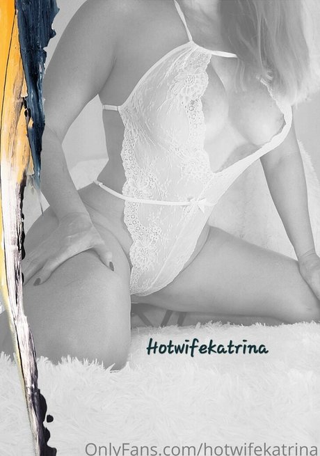 Foto di nudo di fuga di OnlyFans di Hotwifekatrinafree