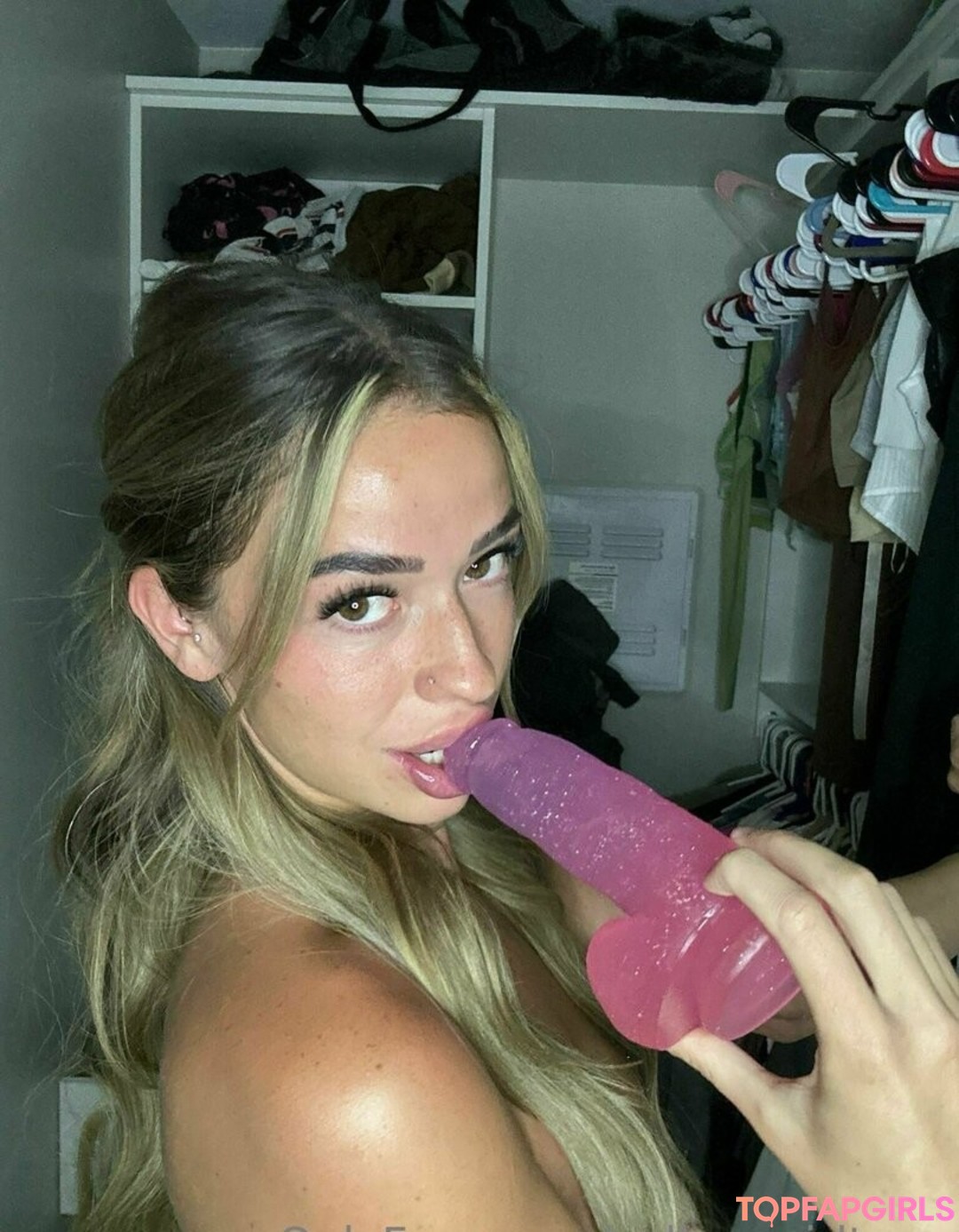 Foto di nudo di fuga di OnlyFans di Collegegirlteen #197 Foto di nudo di fuga di OnlyFans di Collegegirlteen #197