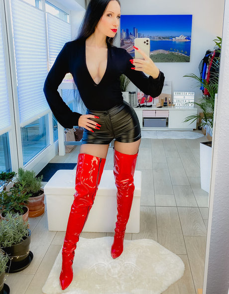 Vanessa Pur