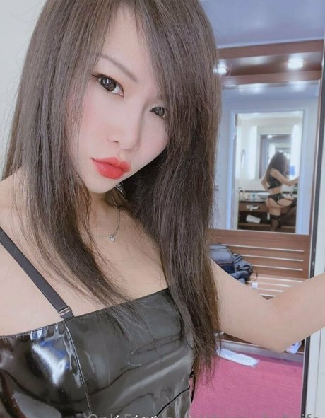 Foto di nudo di fuga di OnlyFans di Cherryhotwife