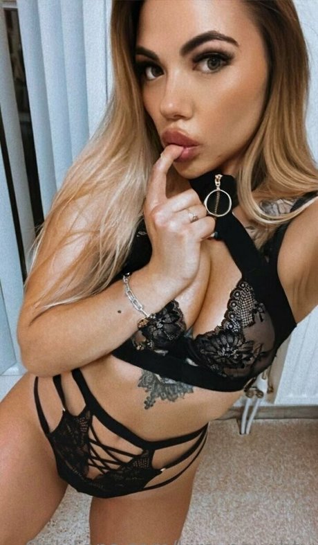 Foto di nudo di fuga di OnlyFans di Kiranaughty