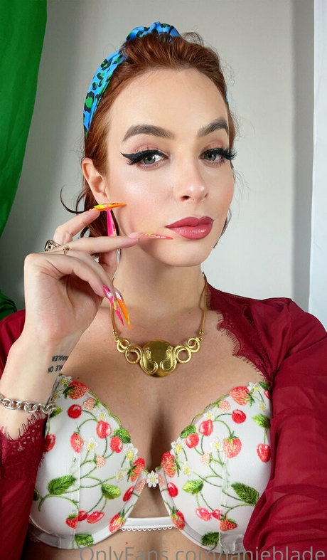 Foto di nudo di fuga di OnlyFans di Janie Blade