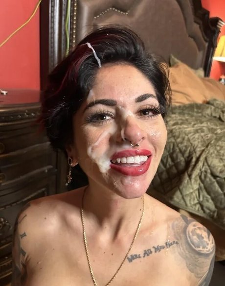 Foto di nudo di fuga di OnlyFans di Lena Lawless