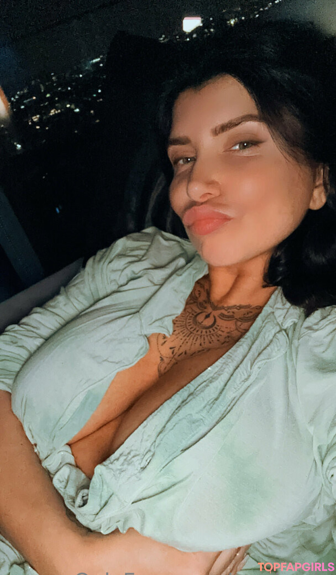 Foto di nudo di fuga di OnlyFans di Romi Rain #1316