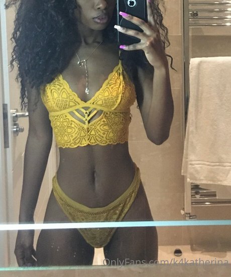 Foto di nudo di fuga di OnlyFans di Katherina Xx