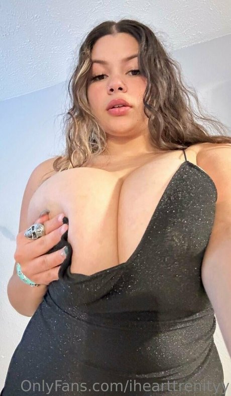 Foto di nudo di fuga di OnlyFans di Trenity