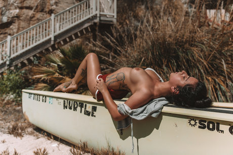 Foto di nudo di fuga di OnlyFans di Reed Suicide