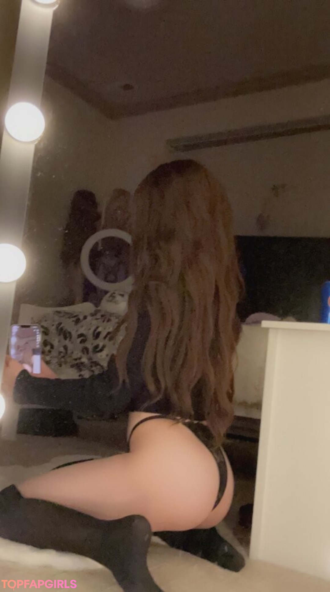 Foto di nudo di fuga di OnlyFans di Strawbeariemilkk #2431