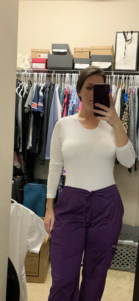 Foto di nudo di fuga di OnlyFans di Sexywife08
