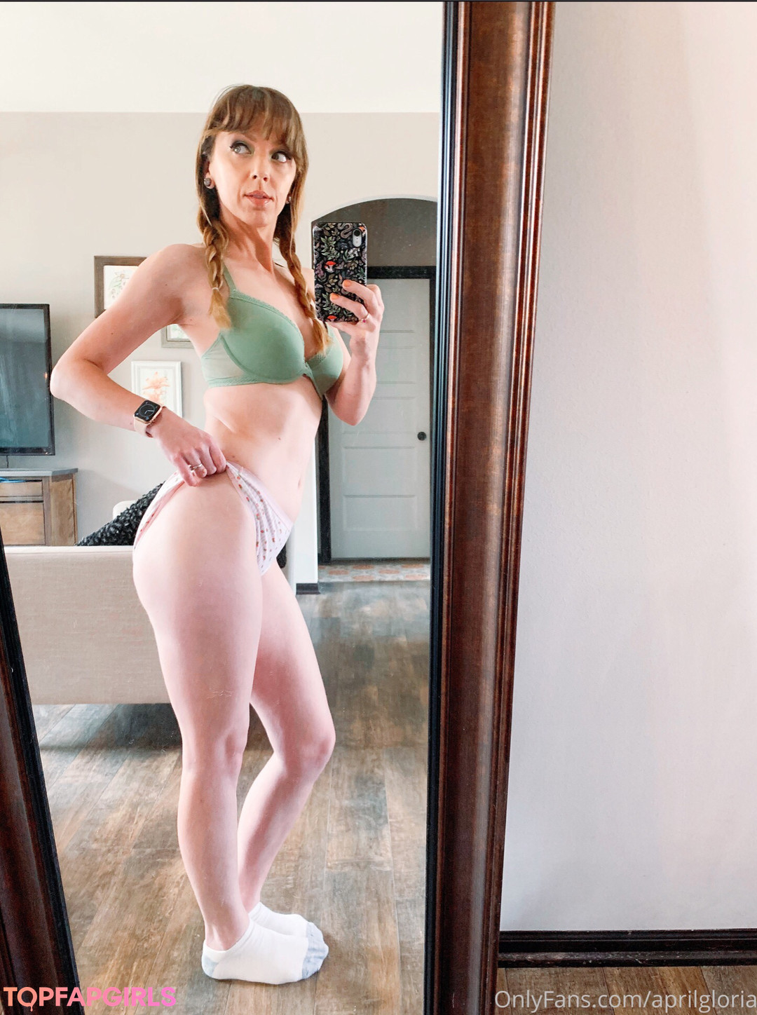 Foto di nudo di fuga di OnlyFans di April Gloria #777