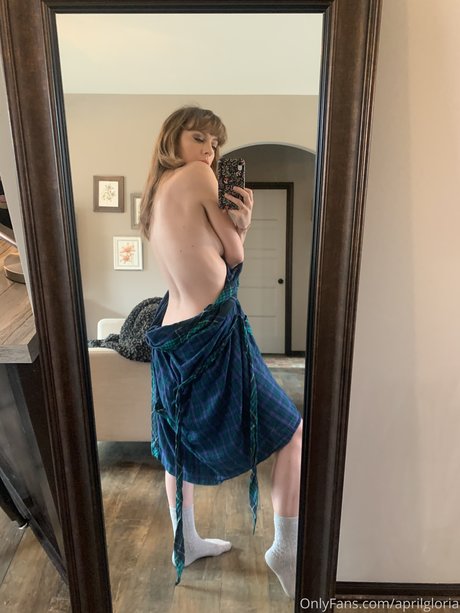 Foto di nudo di fuga di OnlyFans di April Gloria